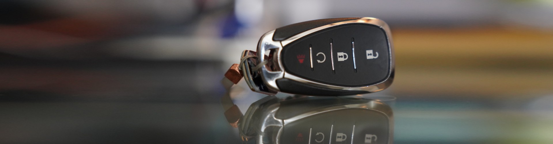 Kluczyk samochodowy z popsutą elektroniką